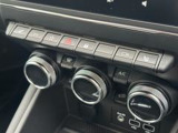 こちらのお車はシートヒーター機能付きでさらに快適です♪