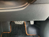 運転席二ーエアバッグです。