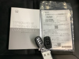 メンテナンスノート【点検整備記録簿・保証書】、取説です。スマートキーはバッグなどにしまったままボタン操作でエンジンの始動・停止ができて大変便利です。