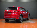 【CX-5】上質感と精悍さを兼ね備え、ワイド感を強調した意匠。オールラウンドな機能美と品格、洗練されたデザイン。