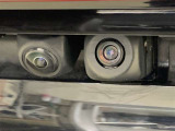 ディスプレイオーディオに後方の視界を表示し、安心の車庫入れをサポート