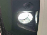 LEDフォグランプ標準装備 LEDの明るい光が霧の発生や悪天候時に視界確保をサポートします!