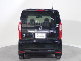Nシリーズは、HONDA独自のセンターレイアウト燃料タンクで、重量バランスも良く、フロアがとても広く使えるので、見た目以上の車内空間を実現しています。