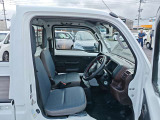 4WD/5MT/ナビ/TV/キーレス/エアコン/パワステ/エアバッグ/CD/DVD/Bluetooth/作業灯/フロアマット