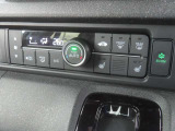 運転席助手席にシートヒーターが標準装備です。