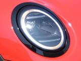 進行方向を自動で照らすアダプティブLEDヘッドライト!