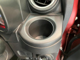 品質へのこだわり!フロアマットやシートなど車内をキレイに清掃し、ニオイや汚れなどを徹底的にクリーニングしてもらっております。室内はピカピカです☆