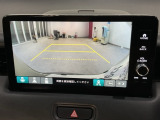 リアカメラ付で、後方をナビ画面で確認。車庫入れも安心です。もちろん、バックギアと連動しています。