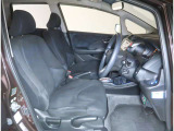 シートの高さも調整出来るので運転しやすいです☆