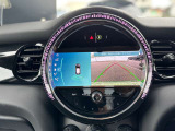 【バックカメラ】鮮明な画像でバック駐車の必需品です!後コーナーセンサー付きですので、障害物までの距離を音とビジュアルで知らせてくれます