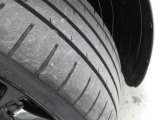 タイヤの溝も十分残っておりますが、新品交換のご相談もお受付しております。ぜひ店頭で状r隊をお確かめ下さい。