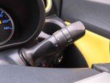 【オートエアコン】一度お好みの温度に設定すれば、車内の温度を検知し風量や温度を自動で調整。暑い&hellip;寒い&hellip;と何度もスイッチ操作をする必要はありません。快適な車内空間には必須の機能ですね