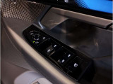 BMWの分厚いドアは、もしもの時にも搭乗者を守ってくれます。