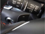 【ステアリングシフトスイッチ】ハンドルから手を離さずに素早くシフトアップ&ダウンができます。お近くの広島マツダまでお越しください。