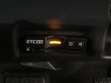 【ETC車載器】もはや必須アイテムのETCを搭載!高速道路のご利用時にとても便利!わずらわしい料金所での現金支払いが不要となりスムーズに通過できます♪
