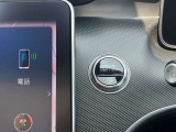 車に鍵を差し込むことなく、ボタンひとつでエンジンの始動や停止ができる便利な機能。