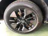 【アルミホイール】純正のアルミホイールがついてます!足元が引き立ち、車の印象がより良くなります!
