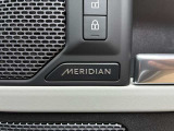 【MERIDIANサウンドシステム メーカーop価格￥149000】精密なデジタル技術を用いて、車内で臨場感あふれるオーディオ体験を提供します。澄み渡った高音から迫力ある重低音まで鮮やかに再生します。