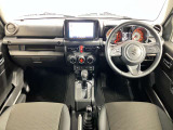 【運転席・助手席転席】運転席の足もともゆったりで長距離ドライブでも快適に★