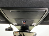 【SOSボタン】体調が悪くなったときや、事故に遭遇したとき、あおり運転にあっている時など、緊急時にボタンを押すと緊急サポートセンターにつながり、オペレーターが警察・救急への取次ぎを行います。