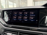 Volkswagen純正のナビゲーションです!少ない動作で必要な情報をご確認可能です!スマートフォンとも連携可能です!