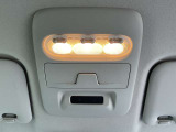 運転席まわりの画像です。