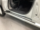 ホンダ車の低床ボディは乗りやすく、足元も広びろですよ。