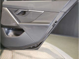 当社BMW認定中古車は全車保証付きでございます。また保証料金や整備費用はお見積書内の諸費用・税金に追加計上する事はございません。認定中古車保証付きのお支払総額でお見積りご依頼の上、他店とお比べください
