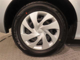 175/70R14タイヤ&14&times;5 1/2 Jスチールホイール(樹脂フルキャップ)