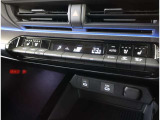 左右独立温度コントロールフルオートエアコンです。運転席、助手席それぞれで独立して温度設定ができます。冷え性の方が乗っても安心ですね♪