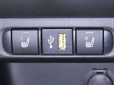 運転席と助手席にシートヒーターを装備しております。
