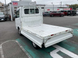 3方開の車両ですので荷物の積み下ろしはしやすい作りになっています。