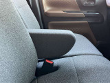 運転席にはアームレストが付いてます☆