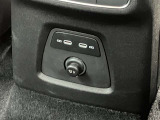 それまでの自動車業界の常識を覆す斬新なアイデアで自動車の未来を切り拓いてきました。いつの時代も未来を見据え、自らの進化を止めず新しいクルマの姿を提案し続けるプレミアムカーブランド、それがAudiです。