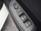 ◆パワーウィンドウスイッチ◆運転席から全席の窓の開閉操作を行うことが出来いつでも換気ができます!