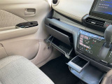 運転席側のドア部。パワーウィンドーのスイッチになります。
