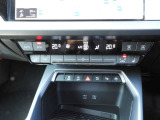 ドイツ車には特徴があり、メーターのメモリに一部色がついています。これはドイツでは推奨速度という考えがあるためです。安全で快適に走る際に適している速度を指しています