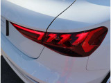 Audi正規ディーラーが高品質をお約束。高度な訓練・教育を受けたAudi専任メカニックが、100項目にもおよぶ精密な点検を実施。すべてクリアしたAudi車だけ、あなたのお手元に届けられるのです