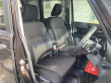 運転席シートリフター付