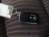 スマートメインキーが1本付いています。キーレス電池もしっかり交換して納車します。