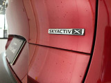 SKYACTIV-X ガソリンエンジンとディーゼルエンジンの技術を併せもった新世代エンジン。