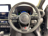ステアリングスイッチ搭載!手を離さずに手元のスイッチでさまざまな操作が可能。運転中、視線をそらさなくても操作ができて安全です!