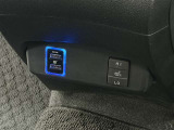 【アクセサリーソケット】車内で利用する電気製品の電源として広く利用できます