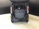 トランクスペースもご覧のとおりそれなりにお荷物乗せることができます。日常の生活はもちろんの事、アウトドアにもぴったりですね☆