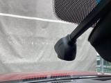 別途SDカードの購入が必要です。運転中の映像・音声などを記録して、交通事故やトラブルが起きた時の正確な状況把握に役立つドライブレコーダーが装着されています