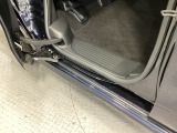 ホンダ車の低床ボディは乗りやすく、足元も広びろですよ。