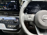 ハンドル周りには車両状態の確認やナビ操作が可能なステアリングスイッチを完備♪ハンドルの高さ調節も可能です!