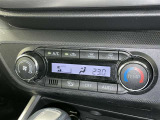 オートエアコンで快適な室内です。