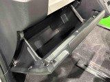 実用的な収納が、車内の各所にあります♪
