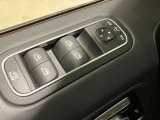 メモリー付き電動シートも装備されておりますのでシート位置を3パターン記憶できます。
